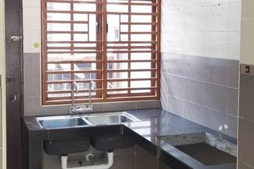 Laman Rimbunan Kepong 3 Storey Terraced House for Sale