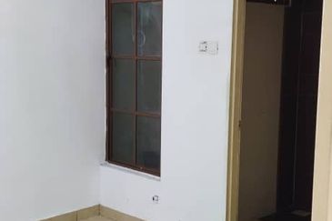 Laman Rimbunan Kepong 3 Storey Terraced House for Sale