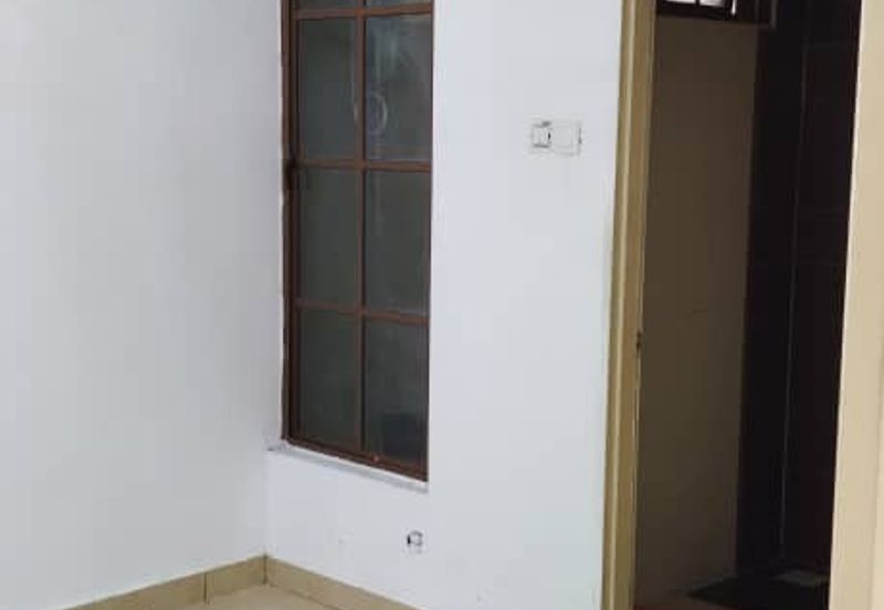 Laman Rimbunan Kepong 3 Storey Terraced House for Sale