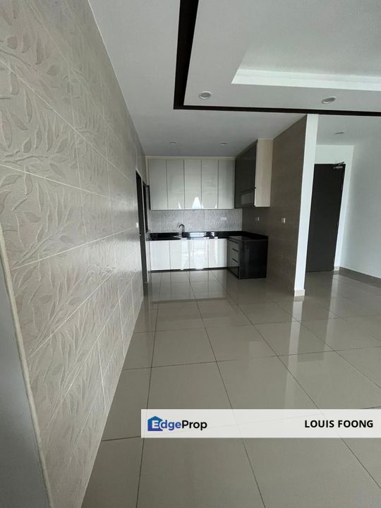 The Henge Kepong Lake View High end Condominium Below Market for Sale, Kuala Lumpur, Kepong
