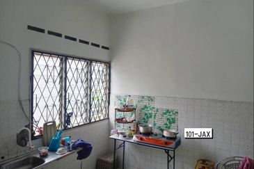 Taman Wangi (Tepi Sungai)