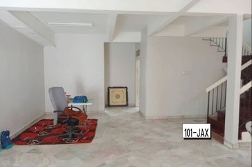 Taman Wangi (Tepi Sungai)