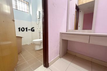 Taman Tepi Sungai ( Taman Teluk Pulai Indah )