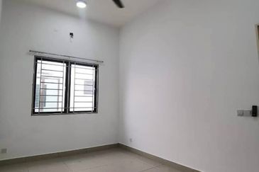 Crista (Erythrina Series), Setia Alam