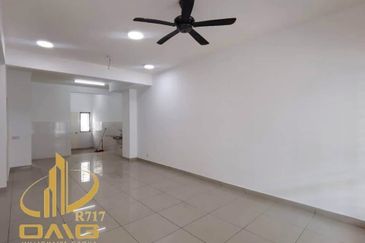 Crista (Erythrina Series), Setia Alam