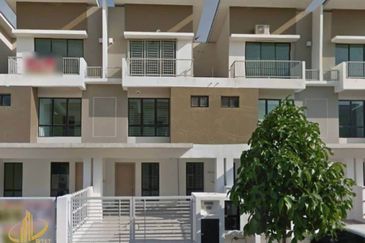 Crista (Erythrina Series), Setia Alam