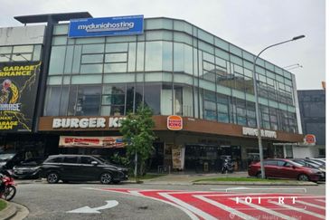 The Trillium @Lake Fields