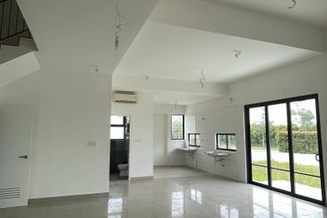 Lucent Residence @ twentyfive.7