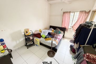 Pangsapuri Akasia, Bandar Botanic