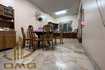 Taman Wangi (Tepi Sungai)