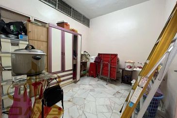 Taman Wangi (Tepi Sungai)