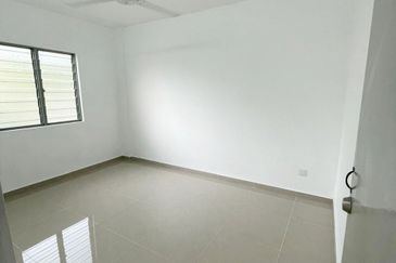 Bandar Bukit Tinggi 1 Shop Apartment