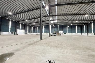 West Port, Pulau Indah