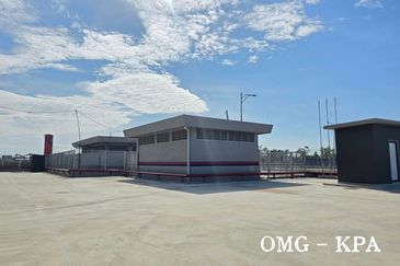 West Port, Pulau Indah