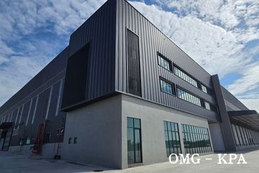 West Port, Pulau Indah