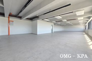 West Port, Pulau Indah