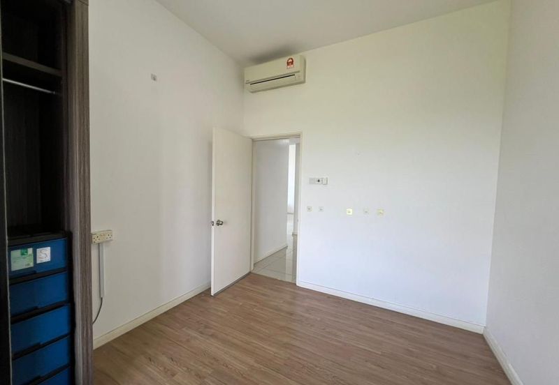 The WaterEdge Residences