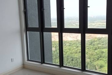 D\'Pristine @ Medini