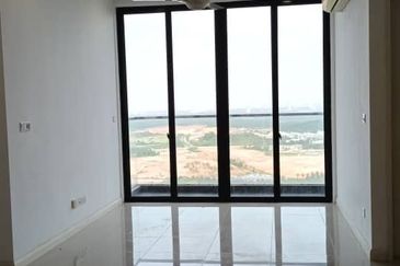 D\'Pristine @ Medini