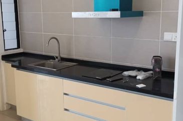 D\'Pristine @ Medini