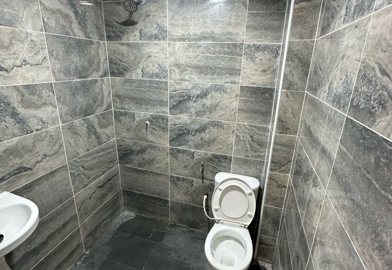 Jalan Mutiara Emas 2