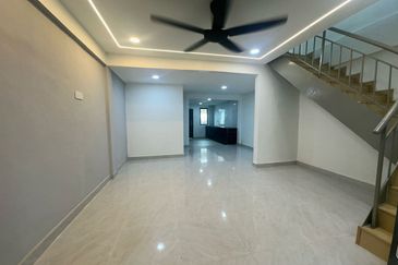 Jalan Mutiara Emas 2