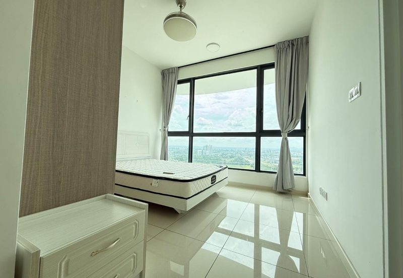 The M @ Medini Macrolink