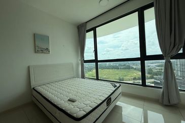 The M @ Medini Macrolink