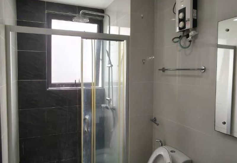 Baypoint @ Country Garden Danga Bay