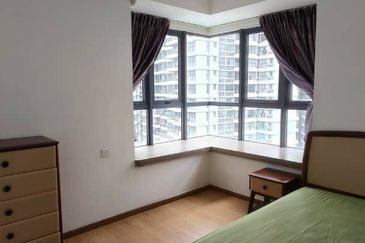 Baypoint @ Country Garden Danga Bay