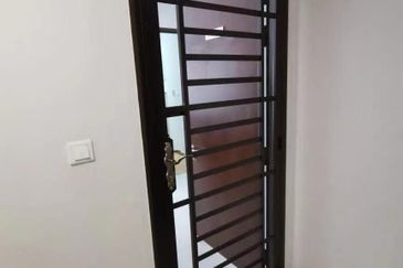 Baypoint @ Country Garden Danga Bay