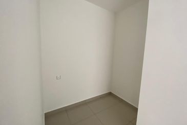 SKS Habitat Apartment, Larkin