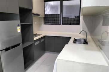 Baypoint @ Country Garden Danga Bay