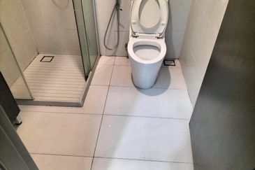 Baypoint @ Country Garden Danga Bay