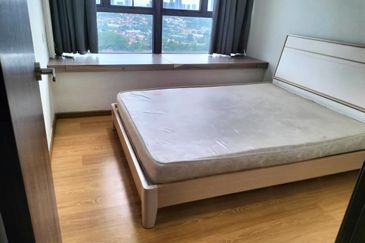 Baypoint @ Country Garden Danga Bay