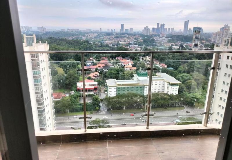 Baypoint @ Country Garden Danga Bay