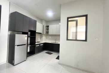 Baypoint @ Country Garden Danga Bay