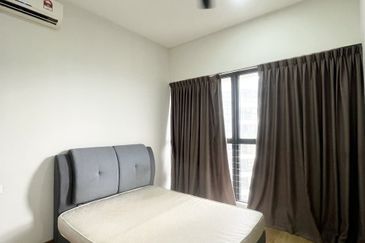 Baypoint @ Country Garden Danga Bay