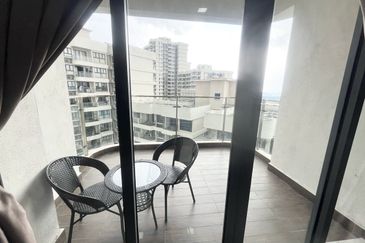 Baypoint @ Country Garden Danga Bay