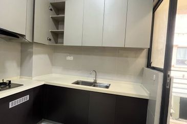 Baypoint @ Country Garden Danga Bay