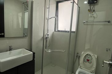 Baypoint @ Country Garden Danga Bay