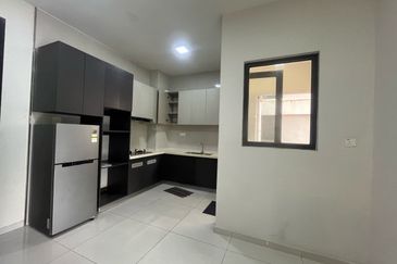 Baypoint @ Country Garden Danga Bay