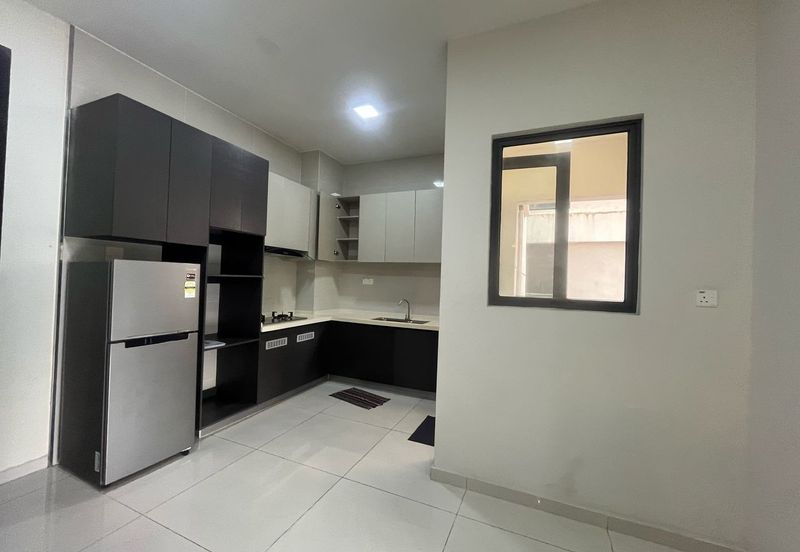 Baypoint @ Country Garden Danga Bay