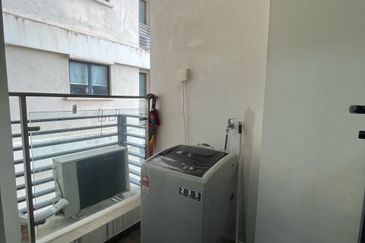 Baypoint @ Country Garden Danga Bay