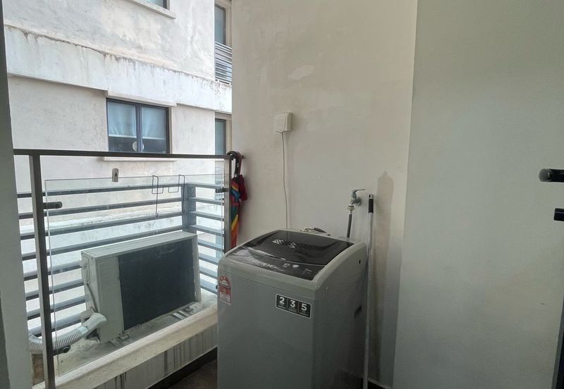 Baypoint @ Country Garden Danga Bay