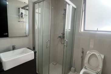 Baypoint @ Country Garden Danga Bay