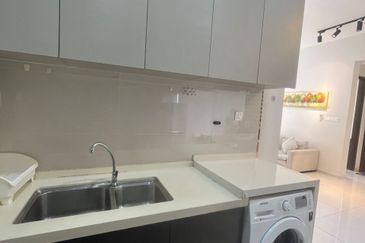 Baypoint @ Country Garden Danga Bay