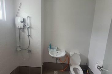 Seasons Luxury Apartments @ Amara Larkin