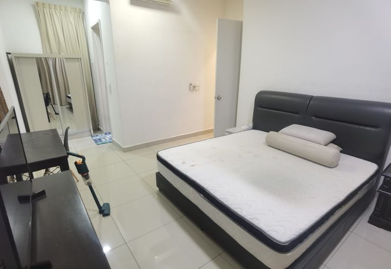 Dedaun Hijau (Greenfield Regency)