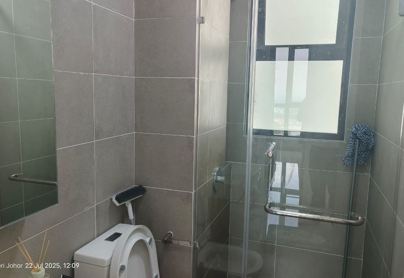 The M @ Medini Macrolink